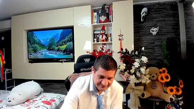 SpartacusDaddy48 online show from 06-01-26, 05:03