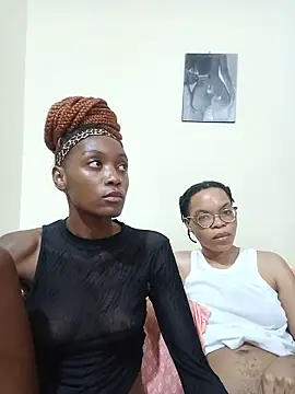Snapshot of Miss-Hennessy chatting on 05-19-26, 01:56 Miss-Hennessy online show from 05-19-26, 01:56