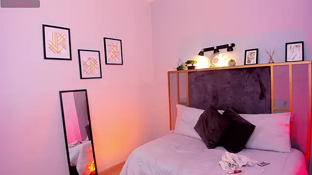 Azurra amatto2 online show from 04-17-26, 08:23