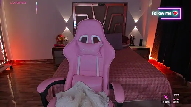 lunaarose online show from 04-18-26, 07:12