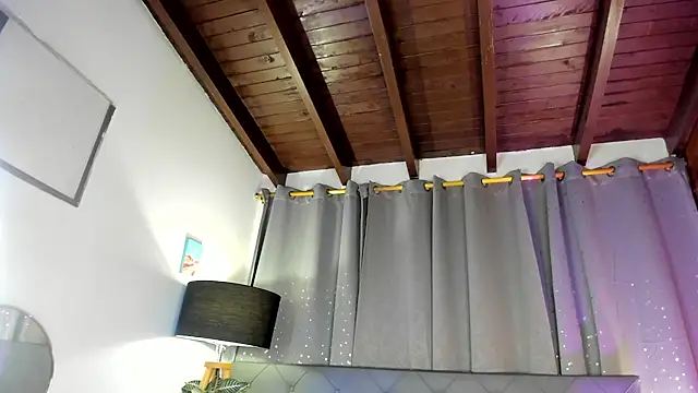 Snapshot of EmaaaBrown_ chatting on 09-21-25, 05:20 EmaaaBrown  online show from 09-21-25, 05:20