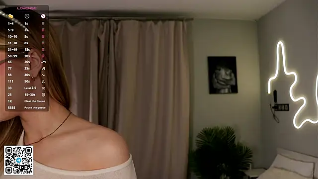 BeatrixCharton online show from 09-29-25, 06:13