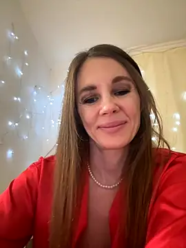 LucieMack online show from 11-30-25, 02:21