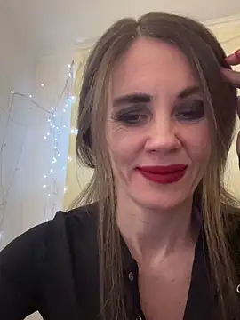 LucieMack online show from 12-21-25, 09:00