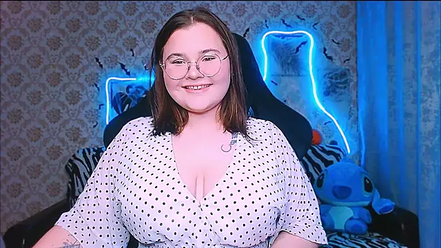 InLoveWithLife26 online show from 10-26-25, 06:03