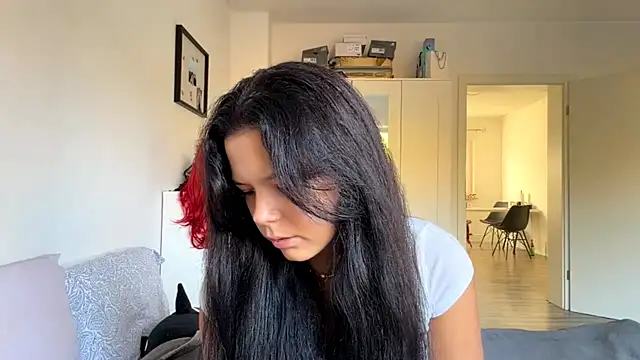 MaydaCornwall online show from 10-30-25, 08:05