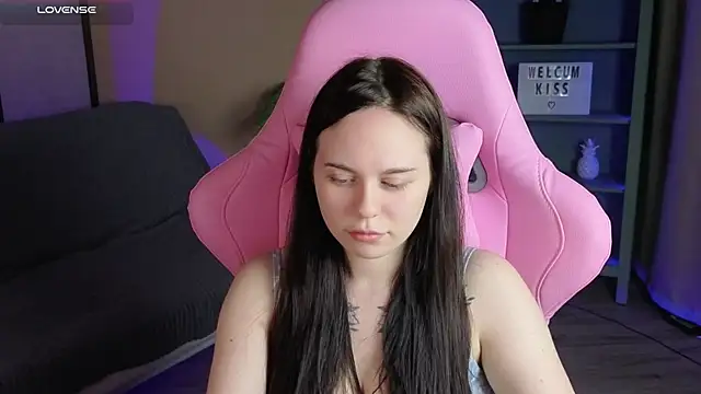 Snapshot of Alice_Moondark chatting on 10-08-25, 08:50 Alice Moondark online show from 10-08-25, 08:50