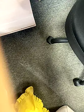 HiddenHoneyLDN online show from 11-12-25, 09:10