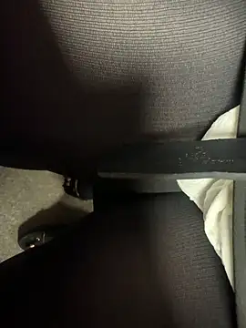 HiddenHoneyLDN online show from 11-27-25, 10:17