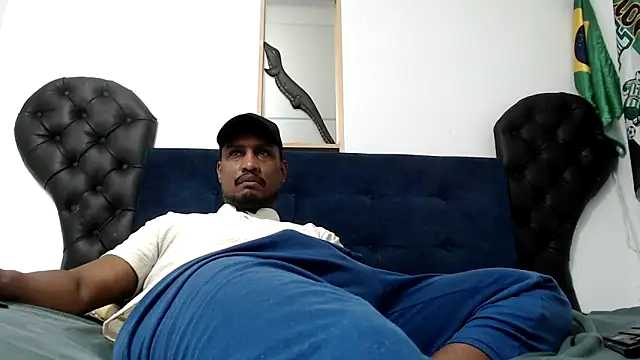 Snapshot of ElCaballeroNegro24 chatting on 04-22-26, 02:36 ElCaballeroNegro24 online show from 04-22-26, 02:36