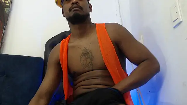 Snapshot of ElCaballeroNegro24 chatting on 05-27-26, 02:08 ElCaballeroNegro24 online show from 05-27-26, 02:08