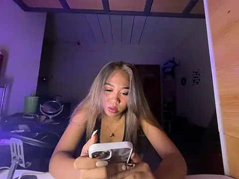 Snapshot of PinayLina18 chatting on 07-07-26, 04:00 PinayLina18 online show from 07-07-26, 04:00