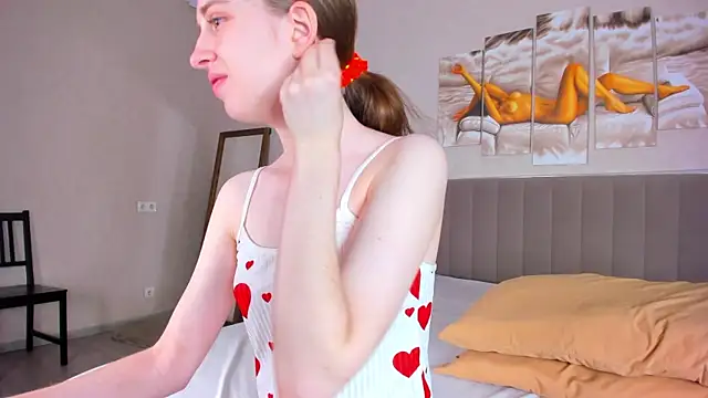 Camilla Kelly online show from 05-11-26, 01:00