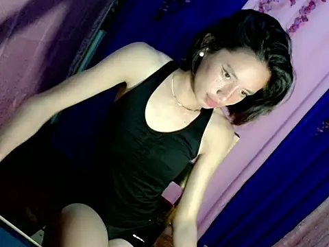 Snapshot of cyd_twink chatting on 10-10-25, 01:54 cyd twink online show from 10-10-25, 01:54