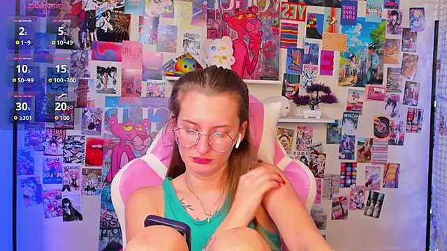 Maryyy May online show from 10-18-25, 06:41