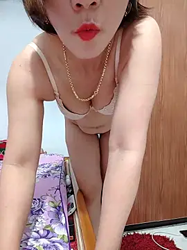 Snapshot of Rosalind_xxx chatting on 04-22-26, 10:44 Rosalind xxx online show from 04-22-26, 10:44