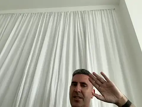 Snapshot of couplelatam2025_v2 chatting on 03-14-26, 05:29 couplelatam2025 v2 online show from 03-14-26, 05:29