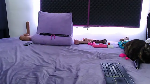 karlamoon23 online show from 10-25-25, 01:07