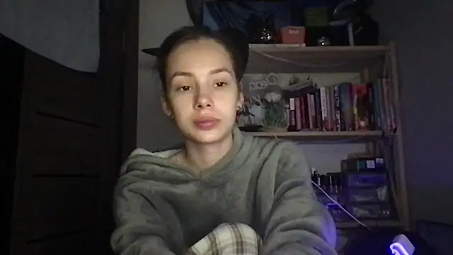 Yuna5343 online show from 10-02-25, 07:21