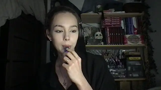 Snapshot of Yuna5343 chatting on 04-21-26, 01:42 Yuna5343 online show from 04-21-26, 01:42