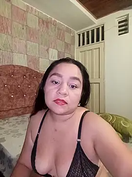 Snapshot of Paolasuj87_rummber9 chatting on 09-18-25, 02:35 Paolasuj87 rummber9 online show from 09-18-25, 02:35