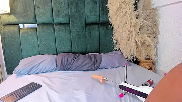 Chloe jackson25 online show from 02-19-26, 06:37