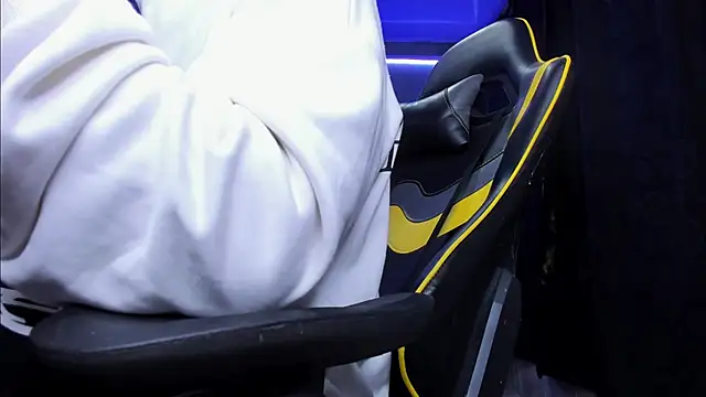 alexgiraldo   online show from 11-05-25, 05:40