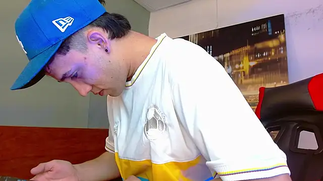 alexgiraldo   online show from 07-04-26, 12:22
