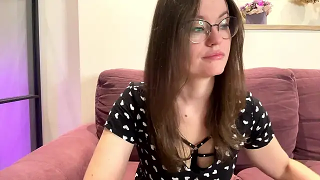 Snapshot of mia_shine_bright_wow chatting on 09-27-25, 03:55 mia shine bright wow online show from 09-27-25, 03:55