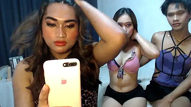 Snapshot of LastyLuna chatting on 11-05-25, 05:07 LastyLuna online show from 11-05-25, 05:07