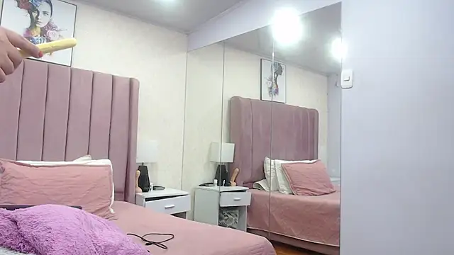 AriannaAdames online show from 04-06-26, 12:50