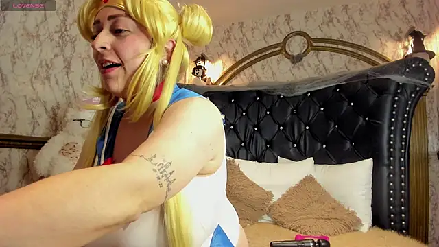 Snapshot of irenne_wilsonn chatting on 10-31-25, 01:34 irenne wilsonn online show from 10-31-25, 01:34