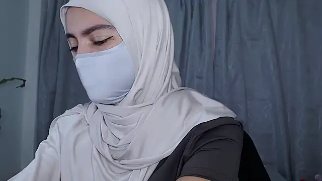 Snapshot of jade_nassar chatting on 04-25-26, 11:57 jade nassar online show from 04-25-26, 11:57