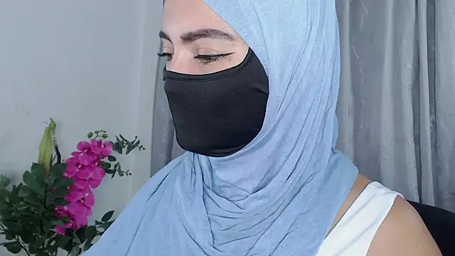 Snapshot of jade_nassar chatting on 05-25-26, 10:49 jade nassar online show from 05-25-26, 10:49