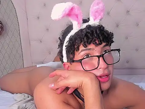 Valentin0 3 online show from 11-04-25, 07:13