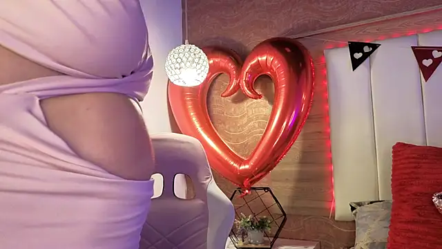 Snapshot of AgnesIvanova chatting on 02-13-26, 06:37 AgnesIvanova online show from 02-13-26, 06:37