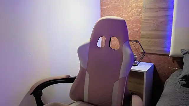 Snapshot of AgnesIvanova chatting on 02-22-26, 06:39 AgnesIvanova online show from 02-22-26, 06:39