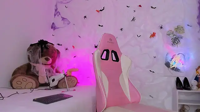 Nataly evans18 online show from 10-22-25, 06:57