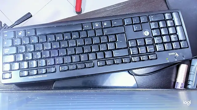 Snapshot of sara_slut21 chatting on 12-11-24, 08:07 sara slut21 online show from 12-11-24, 08:07