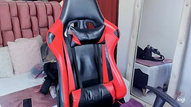 Snapshot of sara_slut21 chatting on 01-22-25, 10:26 sara slut21 online show from 01-22-25, 10:26