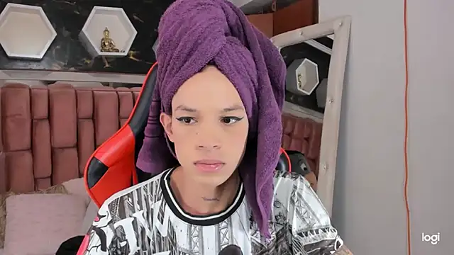 Snapshot of sara_slut21 chatting on 01-25-25, 08:00 sara slut21 online show from 01-25-25, 08:00