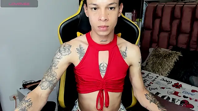 Snapshot of sara_slut21 chatting on 03-04-25, 05:00 sara slut21 online show from 03-04-25, 05:00