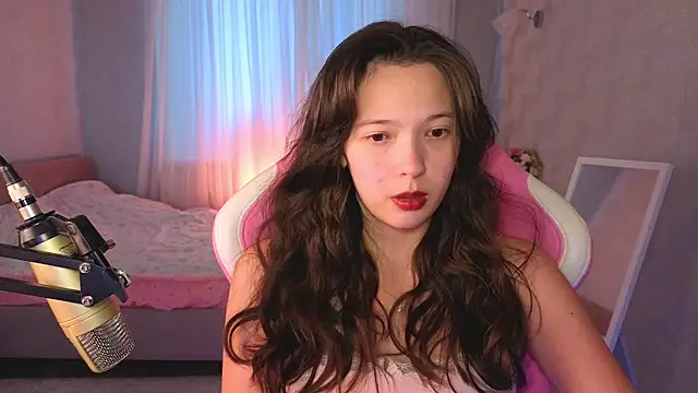 Snapshot of yuna_sunshy chatting on 07-18-26, 01:10 yuna sunshy online show from 07-18-26, 01:10