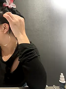 Emily Rivers  online show from 10-22-25, 01:11