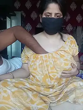 Snapshot of indiancouple659 chatting on 03-06-26, 03:25 indiancouple659 online show from 03-06-26, 03:25