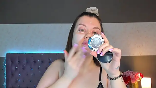 NikkiBustt online show from 02-19-26, 06:53