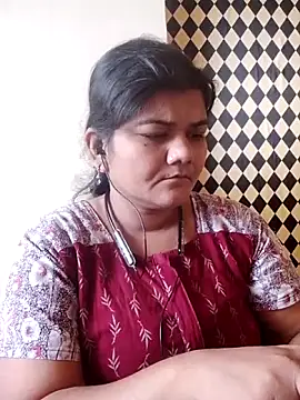 Snapshot of Meenu_tiwari chatting on 09-11-25, 09:20 Meenu tiwari online show from 09-11-25, 09:20