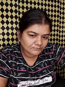 Snapshot of Meenu_tiwari chatting on 09-21-25, 09:05 Meenu tiwari online show from 09-21-25, 09:05