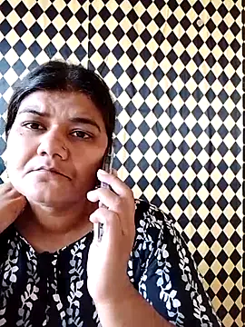 Snapshot of Meenu_tiwari chatting on 09-30-25, 07:57 Meenu tiwari online show from 09-30-25, 07:57