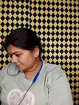 Snapshot of Meenu_tiwari chatting on 10-03-25, 09:34 Meenu tiwari online show from 10-03-25, 09:34